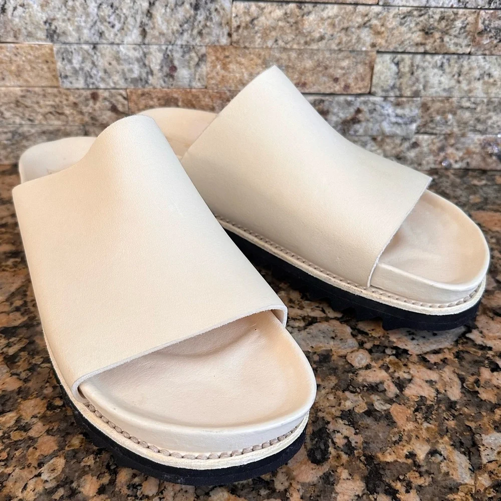 GUIDI
TREADED SOLE SANDALS - Picture 2 of 9